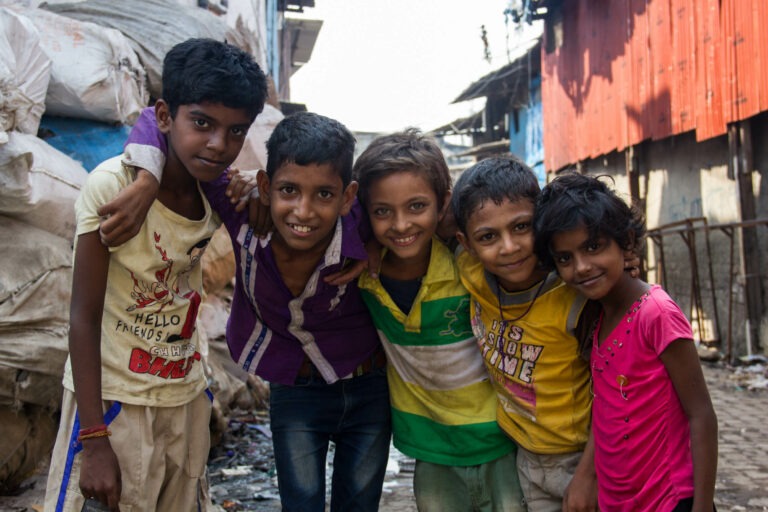 Kids im Dhavari-Slum