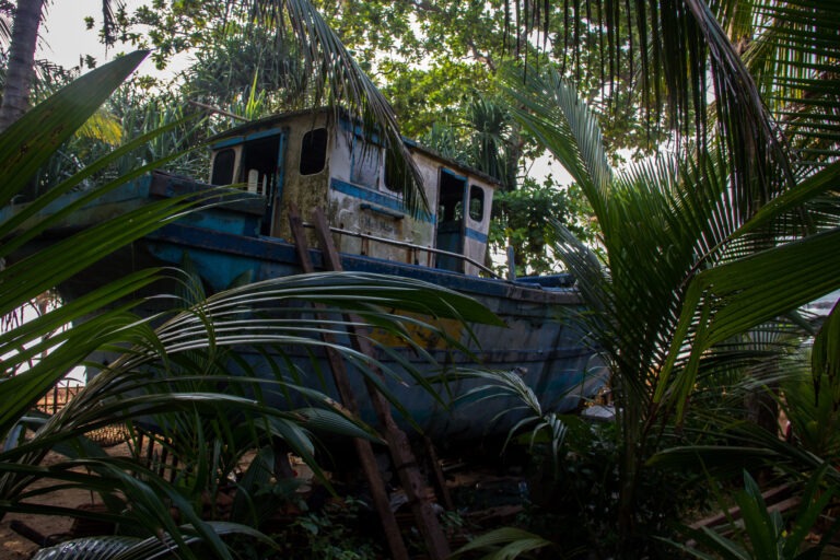 Boot nach dem Tsunami