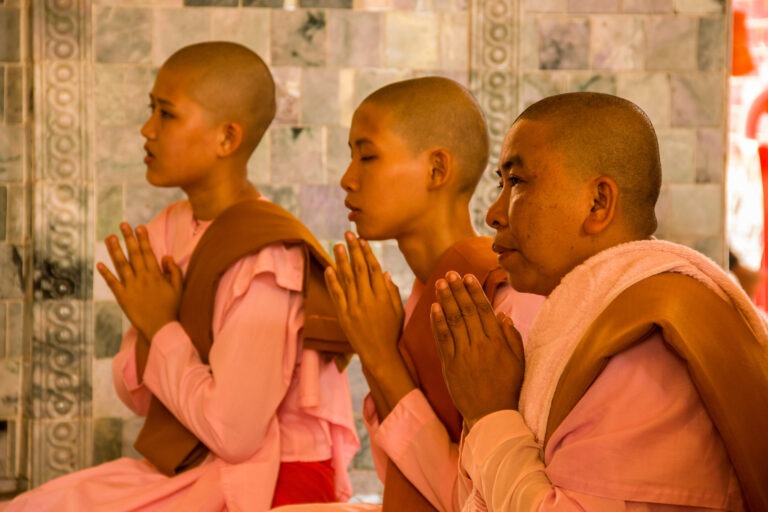 Nonnen in Mandalay