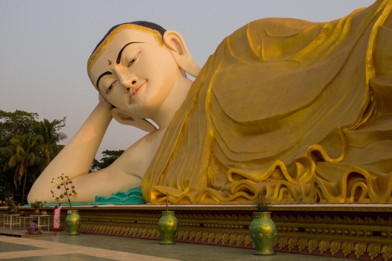 Liegender Buddha in Bago