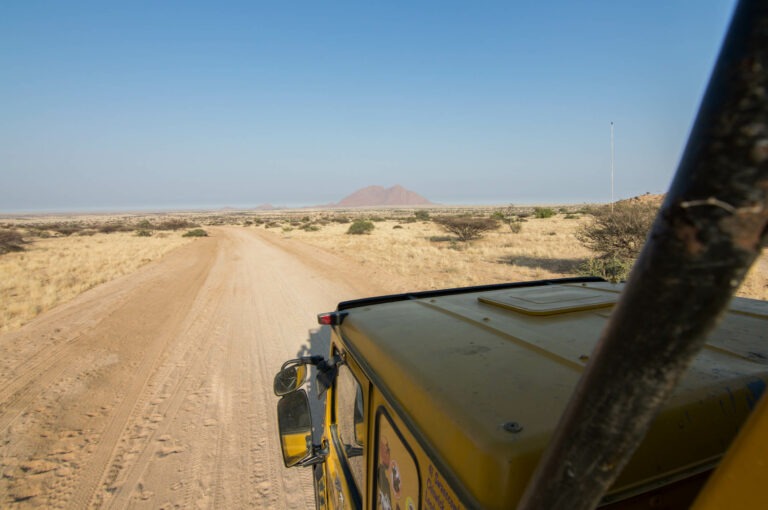 Auf staubigen Pisten durch Namibia