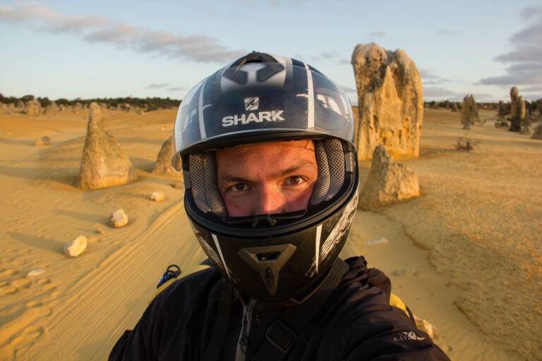 Durch die Pinnacles Desert