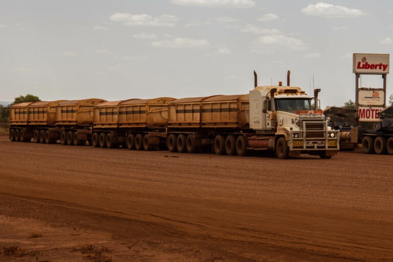 Gigantischer Roadtrain